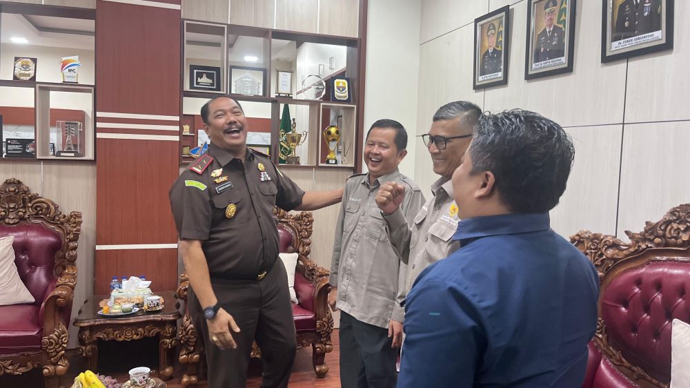 Kajati saat menerima kunjungan tim monev KI Provinsi Jambi.