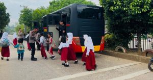 Satbrimob Polda Jambi Sediakan Bus Gratis Antar Anak Sekolah, Rute Dimulai 06.15 WIB