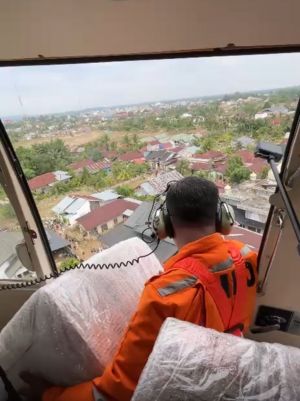 Tembus Aceh Tamiang dan Langkat, Bantuan ke Pengungsian Gunakan Helikopter 