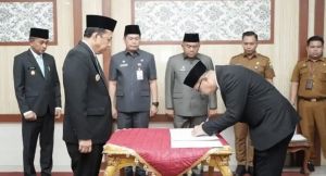 Lantik Pejabat Eselon II Pemkab Muaro Jambi, BBS Tegaskan Tak Ada Jual Beli Jabatan