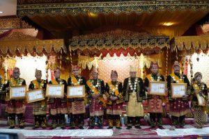 Gubernur Al Haris: Pemberian Gelar Adat Wujud Penghargaan dan Doa