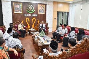 PGRI Jambi Minta Perlindungan Hukum Dari Kejati Bagi Guru Agar Tenang Jalankan Tugas