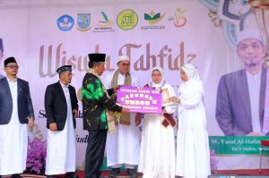 Hadiri Wisuda Tahfiz, Wagub Sani: Generasi Hafiz Qur'an Harapan Bangsa Berakhlak Mulia