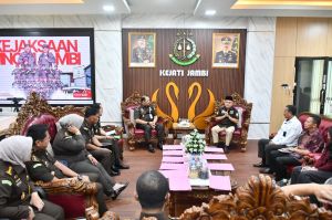 Kajati Terima Kunjungan Anggota DPD RI Dapil Jambi, Bagas KUHP dan KUHAP Baru