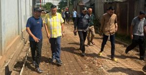 Lebih Dari 10 Tahun Rusak, Kemas Faried Respon Keluhan Warga RT 17 Simpang Rimbo Soal Jalan