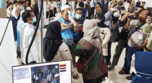 Jamaah Haji Kloter Pertama Asal Probolinggo Tiba Di Surabaya