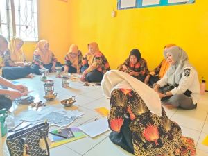 SKK Migas-MontD'Or Oil Tungkal Ltd Fasilitasi Alat dan Bimtek Membatik Kader PKK Mengupeh