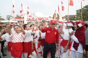 Gebyar Mahardika Untukmu Negeriku Kibarkan Ribuan Bendera Merah Putih