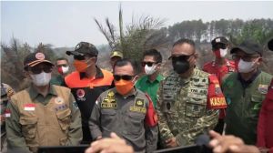 Upaya Pemadaman Masih Dilakukan di Dua Titik Karhutla, Gubernur Ingatkan Sanksi Hukum