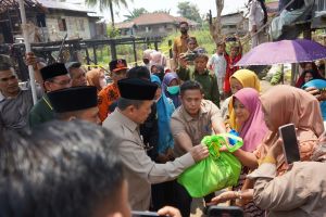 Tinjau Lokasi Kebakaran di Tanjung Raden, Gubernur Minta Warga Waspada Api di Musim Kemarau